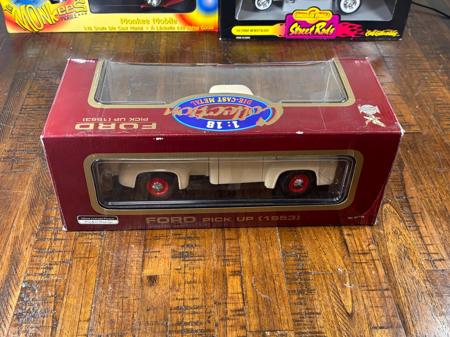 Road Legends 1953 Ford Pick Up Truck Cream White Die Cast Metal 1:18 Scale New
